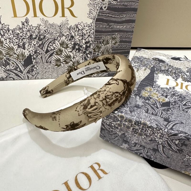 CHRISTIAN DIOR